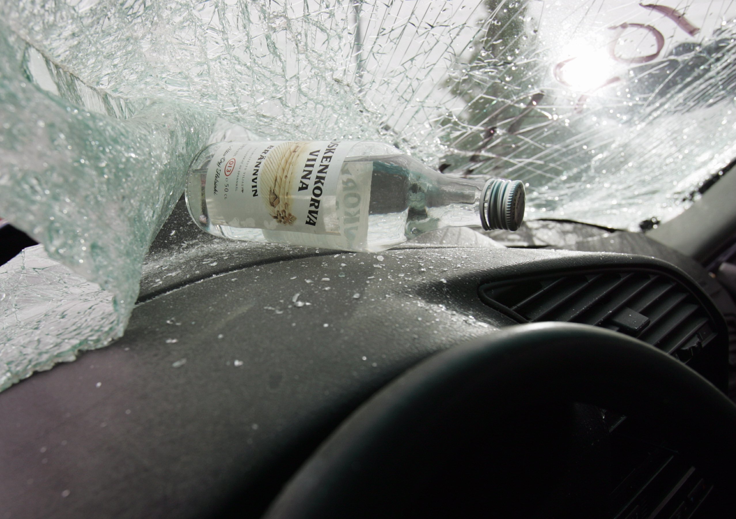 Liikenneturvan mukaan rattiin voi mennä vain vesiselvänä. LEHTIKUVA / PEKKA SAKKI