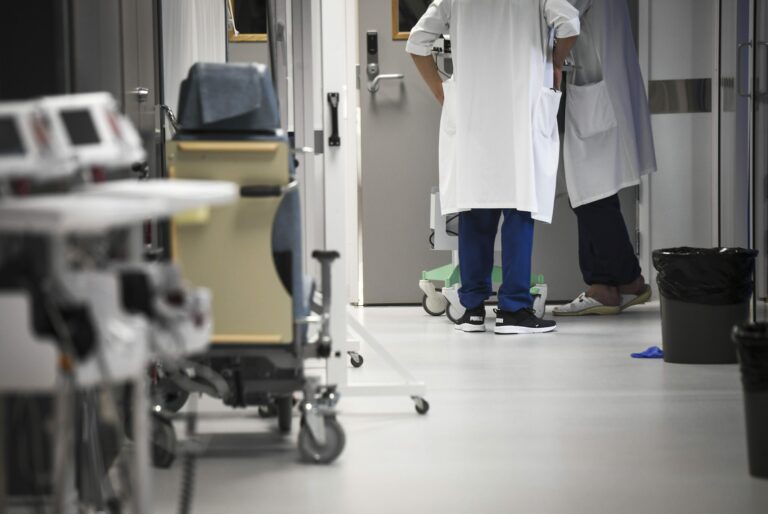 Lääkäreitä työssään