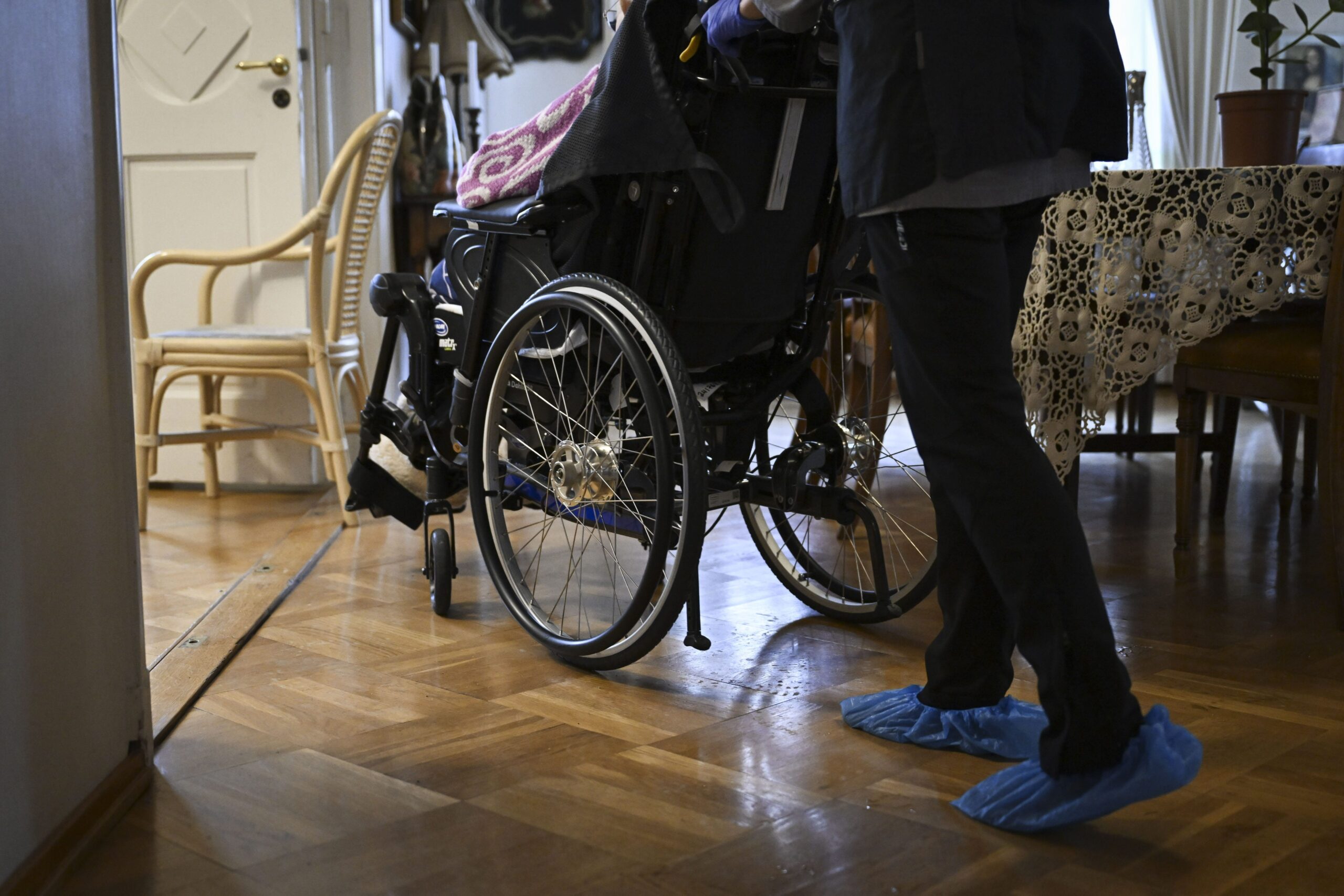 Iäkkäiden kotihoitoon halutaan laatukriteerit