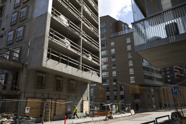 Tulistin-korttelin peruskiven muuraustilaisuus Pasilassa