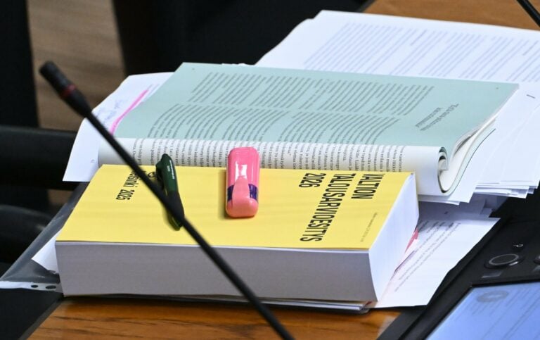 Eduskunnan täysistunto, lähetekeskustelussa valtion vuoden 2026 talousarvioesitys