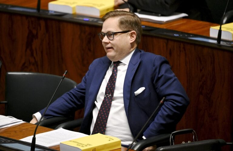 Eduskunnan täysistunto