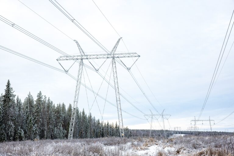 Suomen ja Ruotsin välinen uusi sähkönsiirtoyhteys Aurora Line otetaan käyttöön