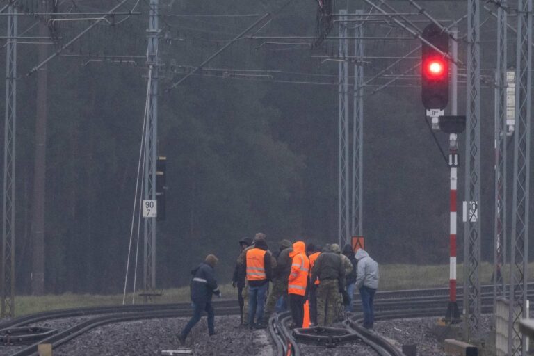 DEFENCE - TRANSPORT - CRIME - CONFLICT