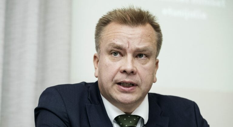 Keskusta julkaisee vaihtoehtonsa hallituksen politiikalle