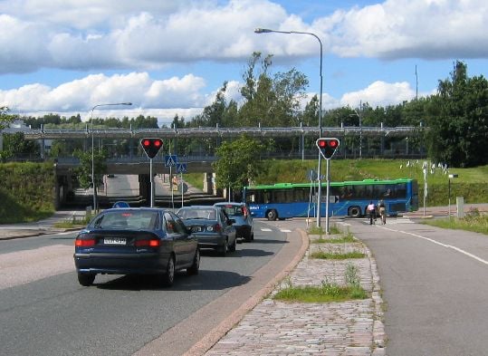 Tiedätkö tämän harvinaisen liikennevalon? Toimii vain yhdessä tilanteessa