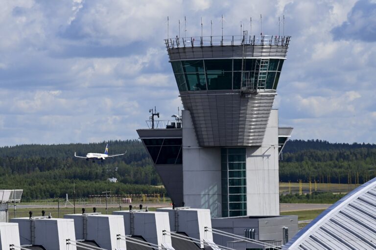 Tilastokeskus julkistaa ilmaliikenteen tietoja kesäkuulta