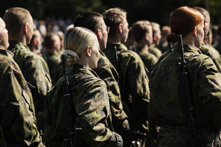 Kaartin jääkärirykmentin sotilasvalatilaisuus Keravalla