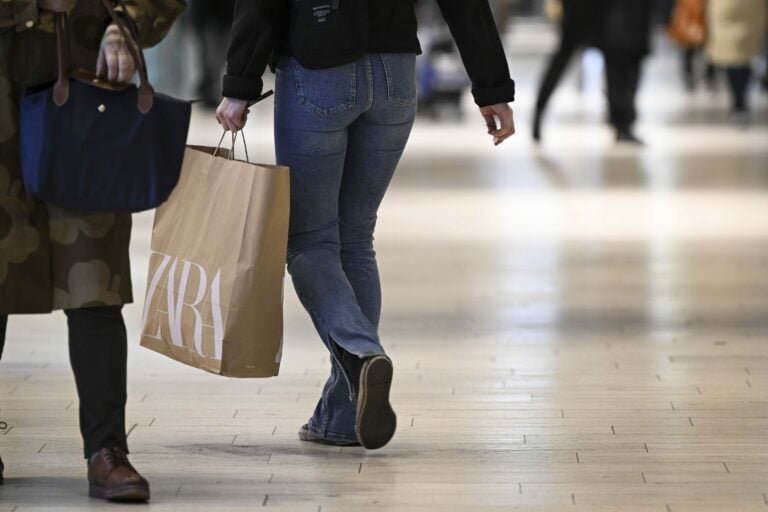 Kuluttajia kaupungilla