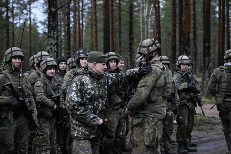 Taisteluharjoitus linnoituksessa Niinisalossa
