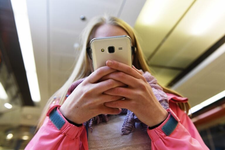 Älypuhelimen käyttöä