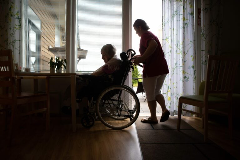 Lähihoitaja työssään