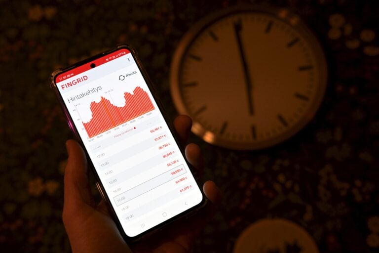 Mitä jokaisen kansalaisen tulisi tietää vuoden 2023 alussa voimaan astuvista sähkötuesta ja sähkövähennyksestä?