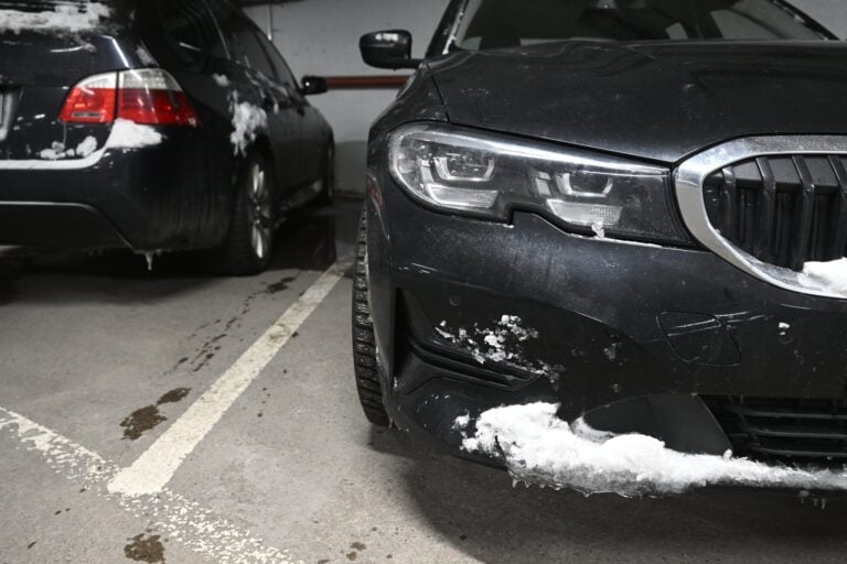 Kovat pakkaset näkyvät ruuhkina lämpimissä pysäköintihalleissa
