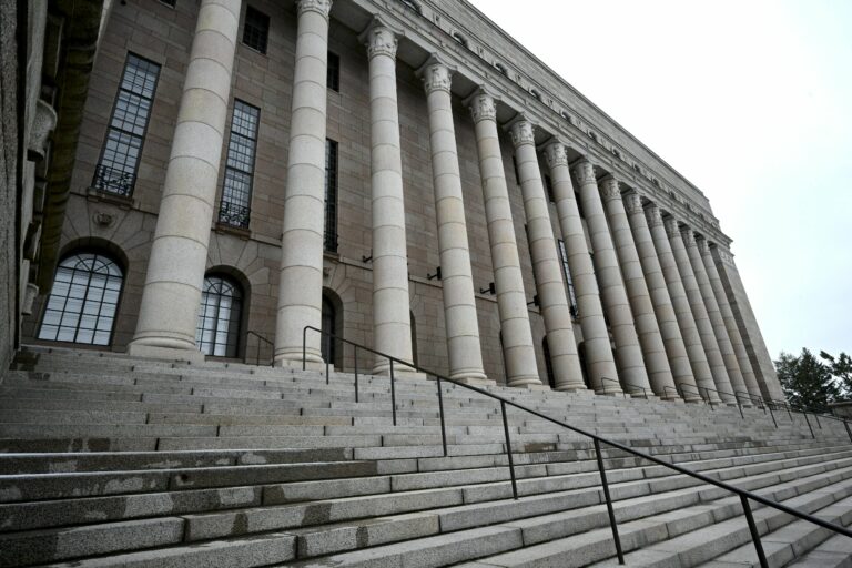 Eduskunnassa vatsatautiaalto