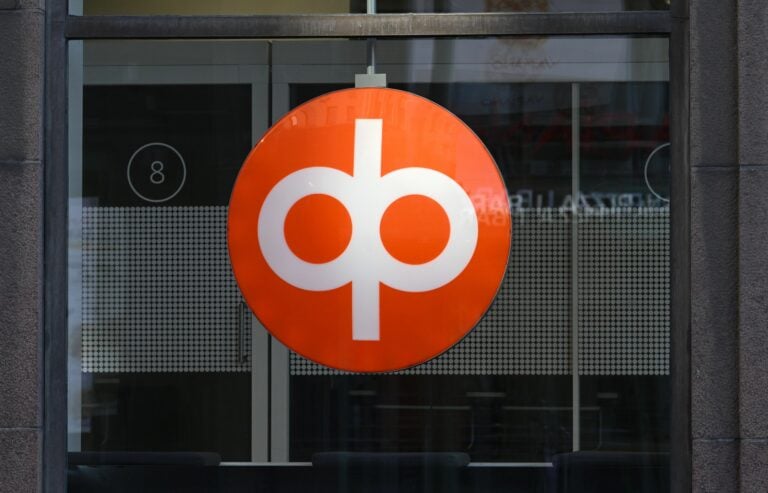 OP kirkasti ensi vuoden talousennustettaan roimasti