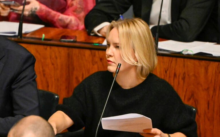 Eduskunnan täysistunto