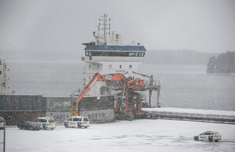 Suomenlahden kaapelirikko - Fitburg alus Cable break in the Gulf of Finland - Fitburg ship