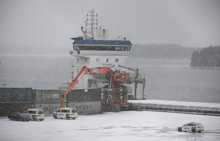 Suomenlahden kaapelirikko - Fitburg alus Cable break in the Gulf of Finland - Fitburg ship