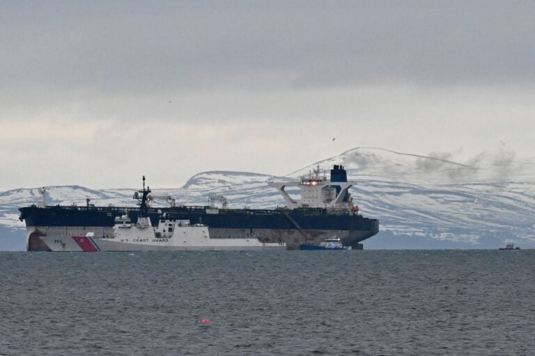 BRITAIN-US-OIL-RUSSIA