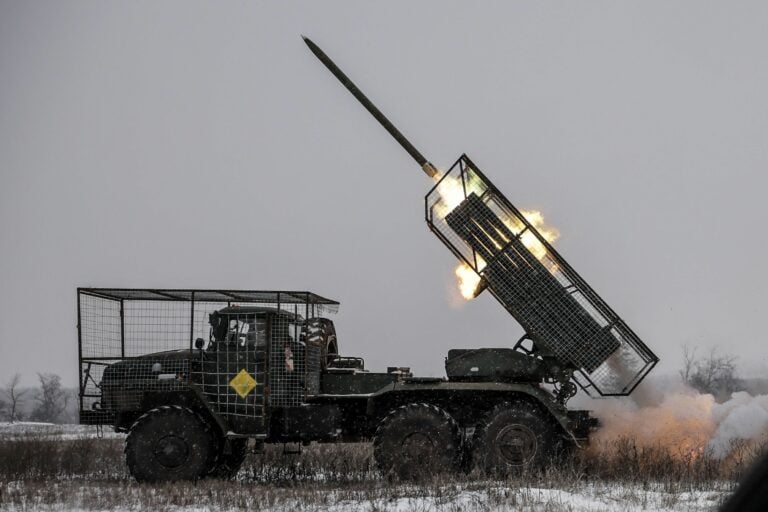 TOPSHOT-UKRAINE-RUSSIA-CONFLICT-WAR