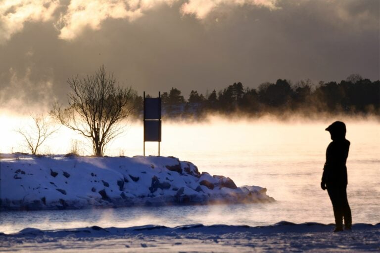 Kylmä pakkassää jatkuu koko maassa