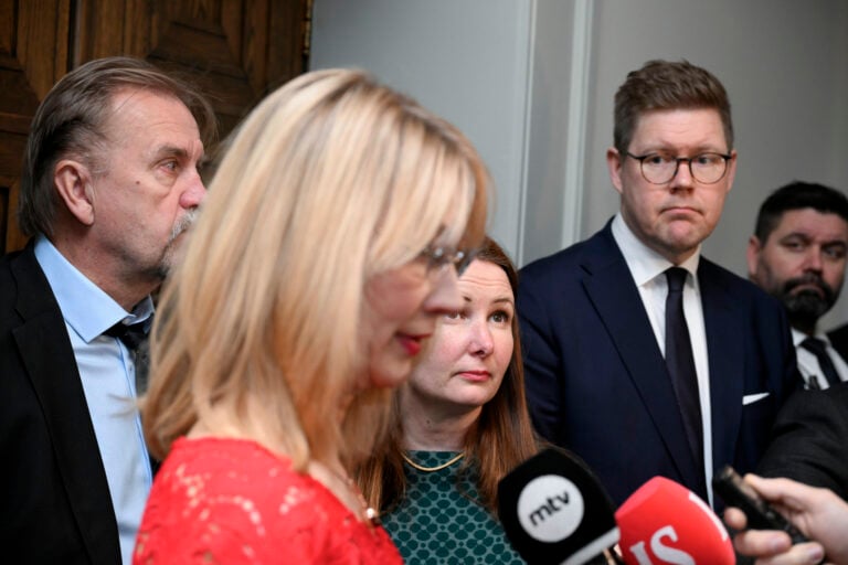 Eduskunta aloittaa työskentelyn, ryhmät valitsevat johtoa