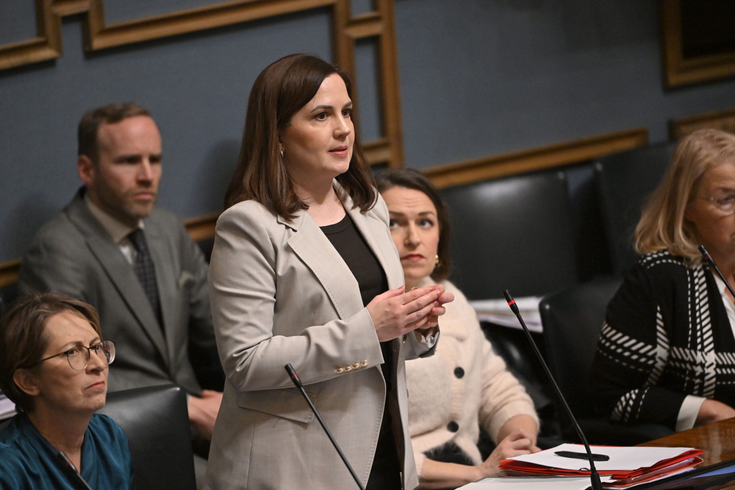 FL: Sanni-Grahn Laasonen odottaa kolmatta lastaan – laskettu aika kesällä