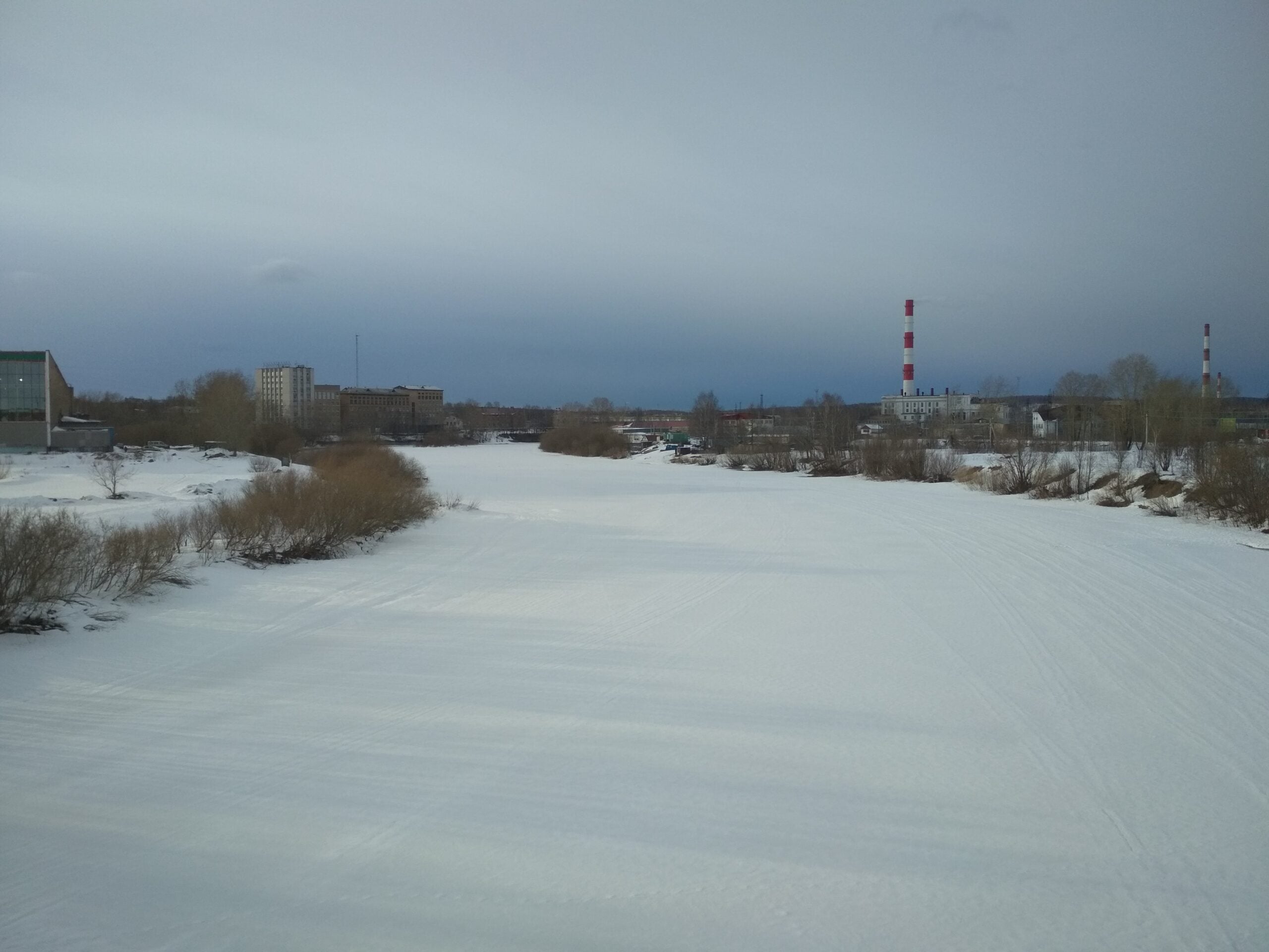 Lukoilin jalostamo liekeissä – Ukraina iski taas