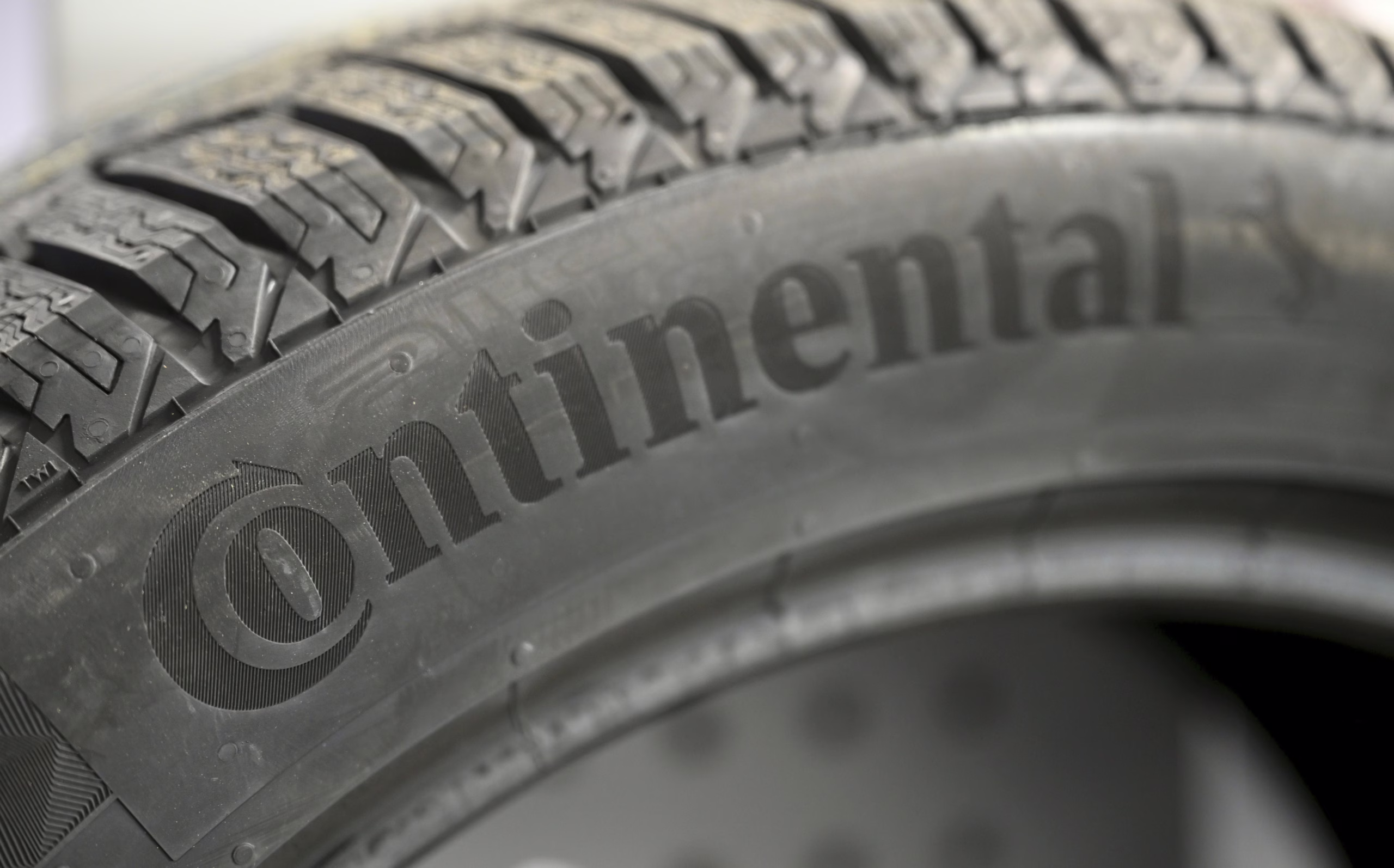 Moni tekee kalliin virheen kesärenkaiden kanssa