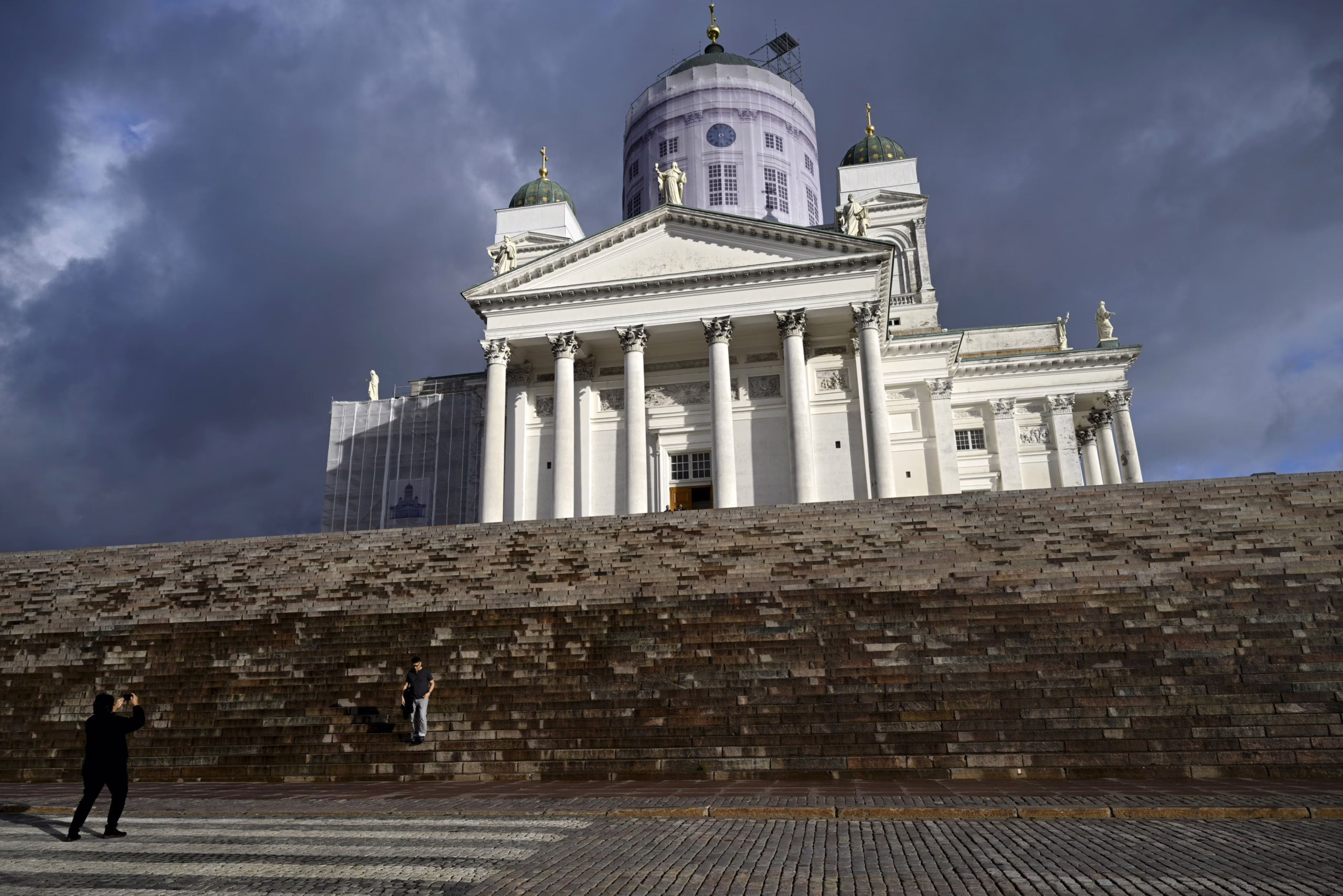 MT: Kirkollisveron maksajat vähenevät mutta tuotot kasvavat