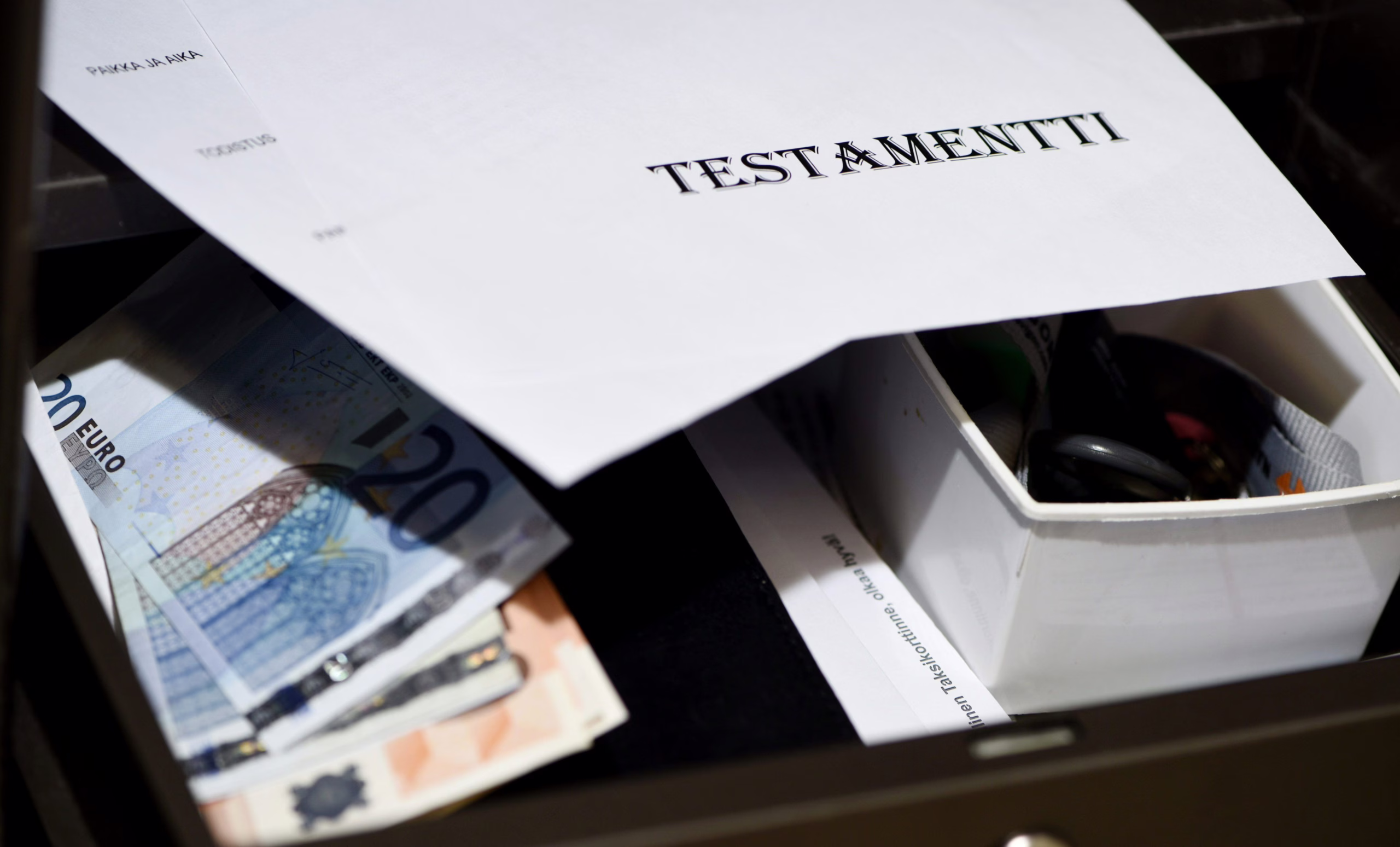 Verovertailu: Perintöveron korvaaminen voi nostaa veroja tuhansilla euroilla