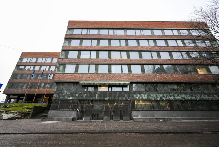 Kansaneläkelaitoksen vuonna 1956 valmistunut pääkonttori on kiireellisen korjauksen tarpeessa. LEHTIKUVA / MARKKU ULANDER