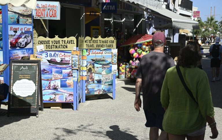 turistit kreikassa