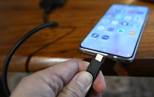 puhelin usb-c-piuha
