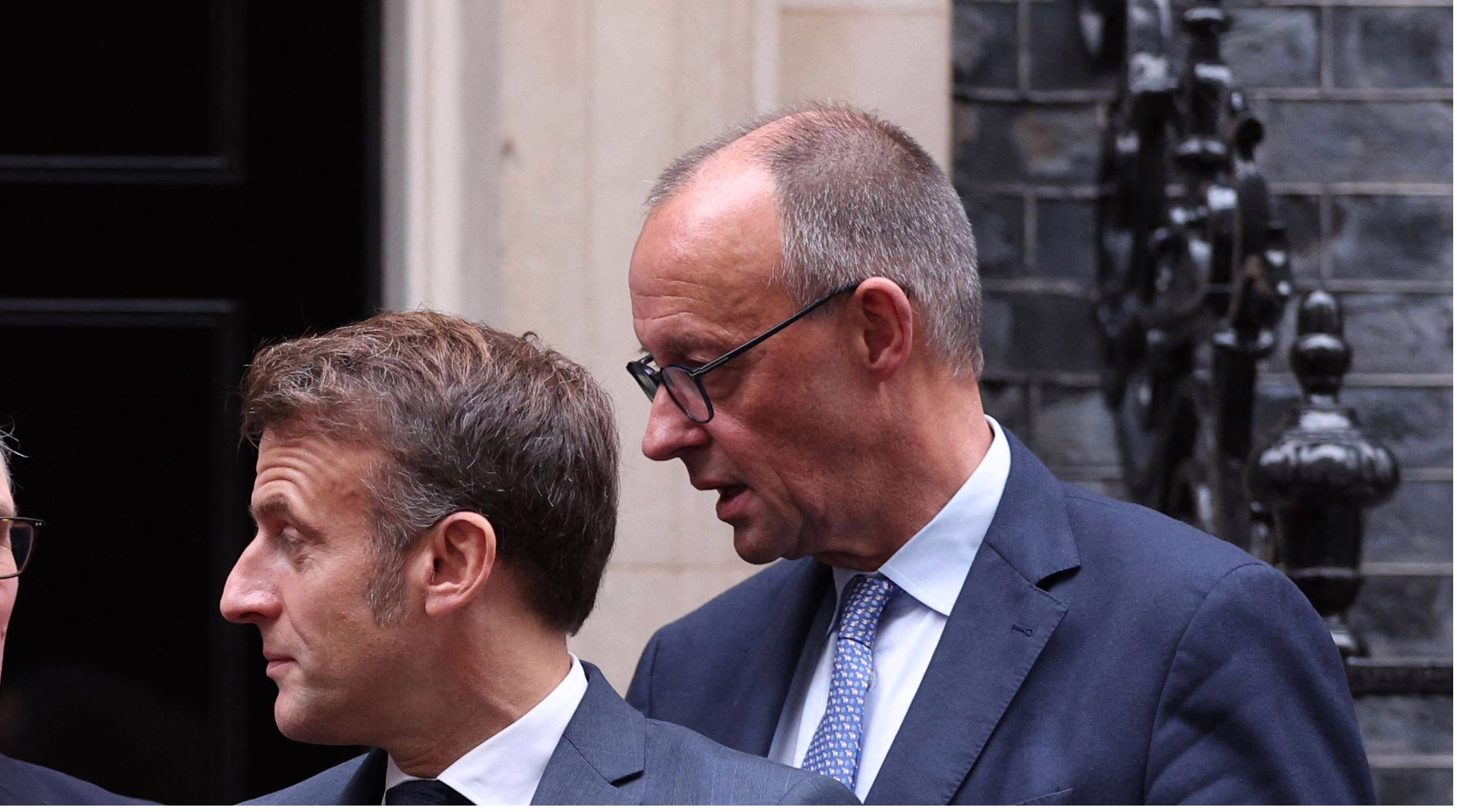 Friedrich Merz ja Emmanuel Macron hautasivat 100 miljardin e