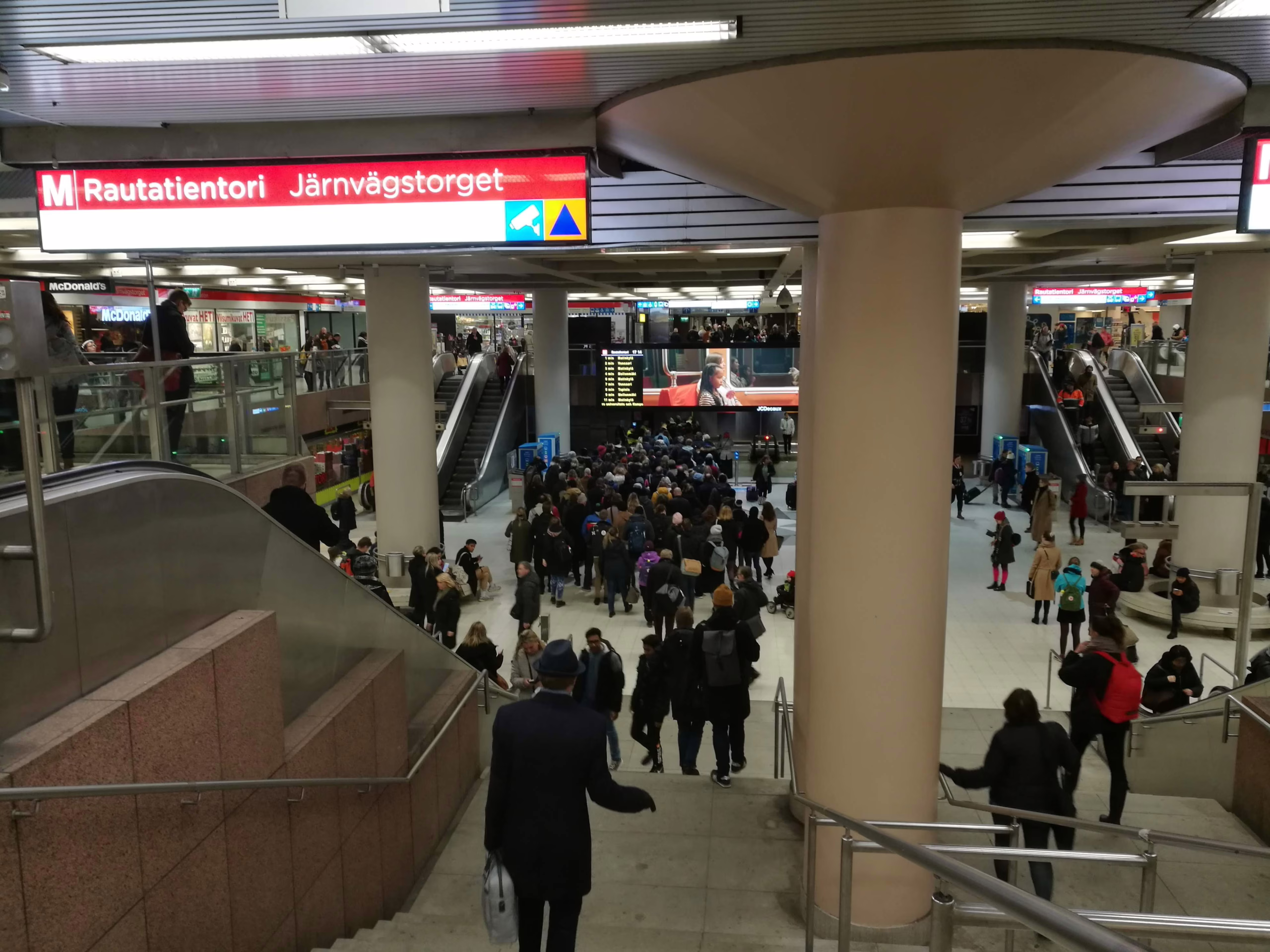 Helsingin metroasemalta poistetaan Neuvostoliiton 