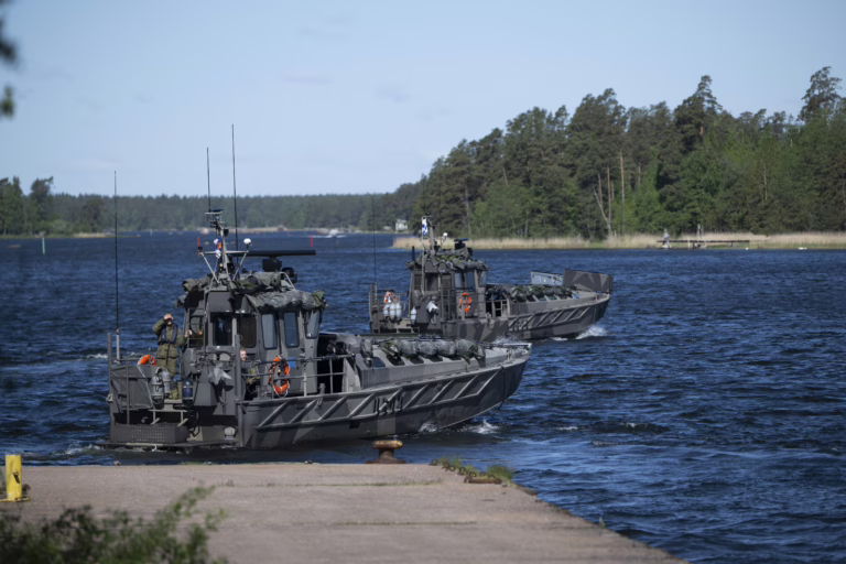 Saksan merivoimat harjoituksessa Suomen joukkojen kanssa Kotkan edustalla 26. toukokuuta.