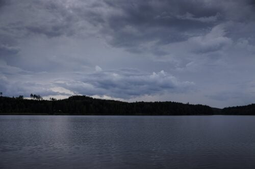 Suomeen iskee yöllä myräkkä. LEHTIKUVA / RONI REKOMAA