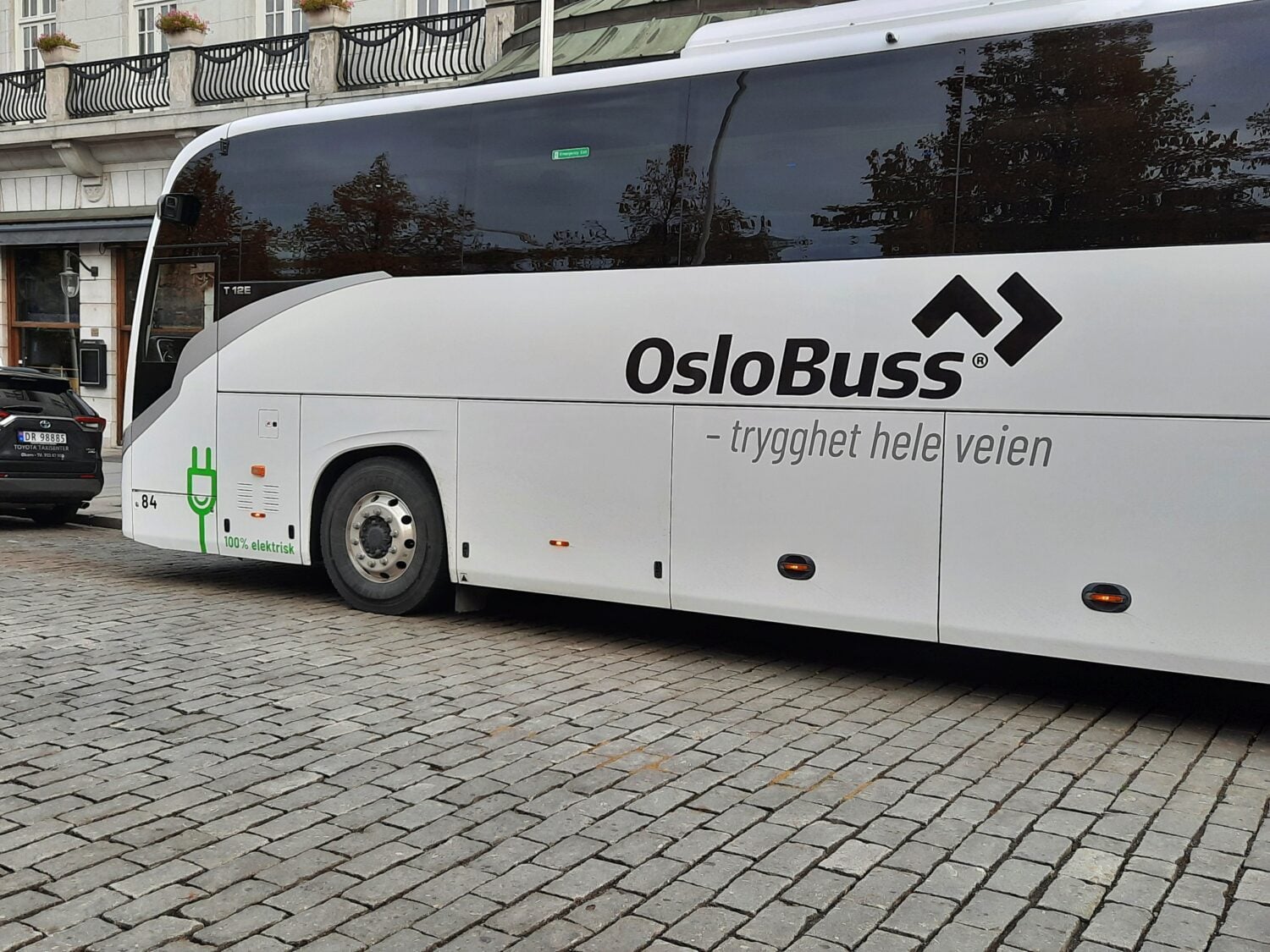Sähköllä kulkeva linja-auto Oslossa. LEHTIKUVA / NIILO SIMOJOKI