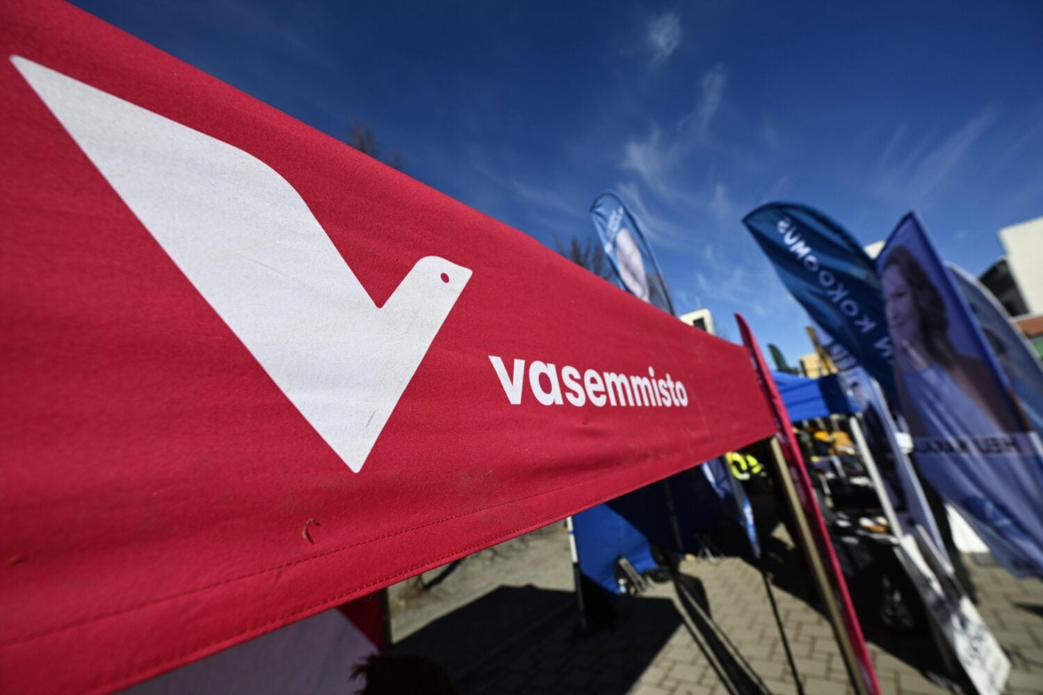 Vasemmistoliiton vaaliteltta. LEHTIKUVA / VESA MOILANEN