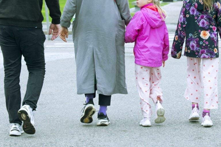 Suomessa lapsiperheköyhyys on maailman vähäisimpiä ja tuloerot kansainvälisesti hyvin pienet. LEHTIKUVA / ELSA PAAKKINEN