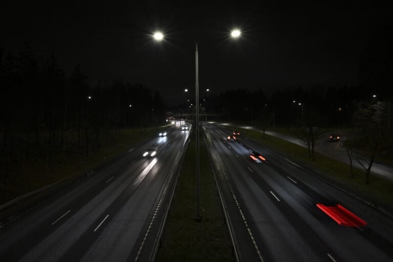 Liikennettä Helsingissä. LEHTIKUVA / EMMI KORHONEN
