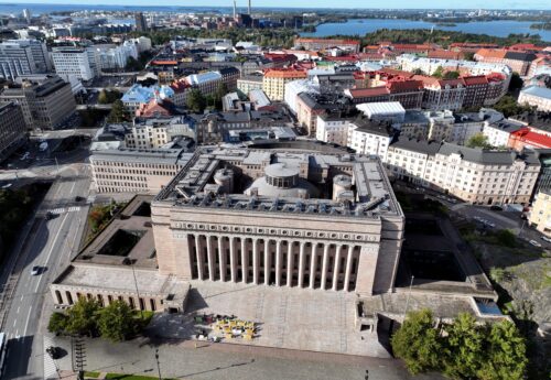 Eduskuntatalo. LEHTIKUVA / HEIKKI SAUKKOMAA