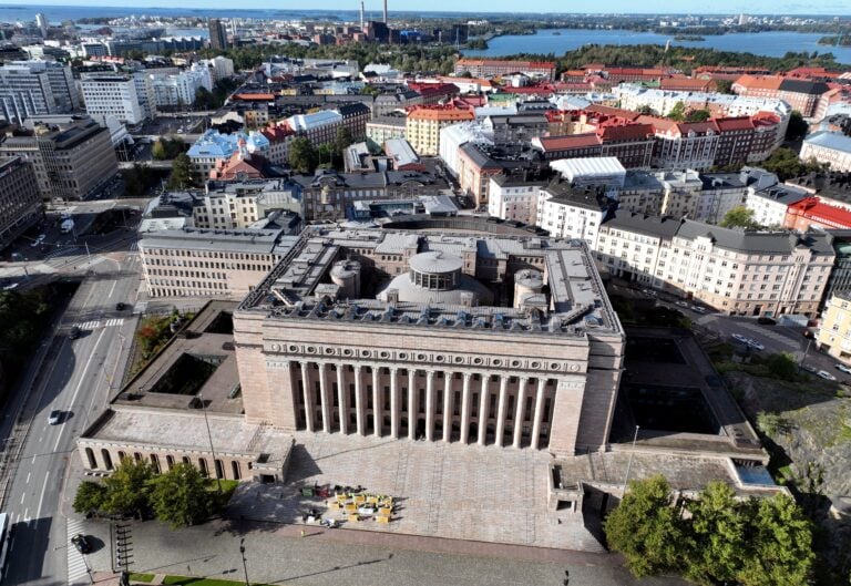 Eduskuntatalo. LEHTIKUVA / HEIKKI SAUKKOMAA
