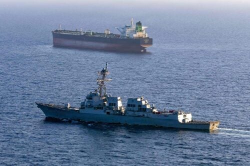 Yhdysvaltain laivaston ohjushävittäjä USS Rafael Peralta valvomassa Iranin vastaista merisaartoa toukokuussa 2026. AFP PHOTO / US NAVY / NAVCENT PUBLIC AFFAIRS/LEHTIKUVA