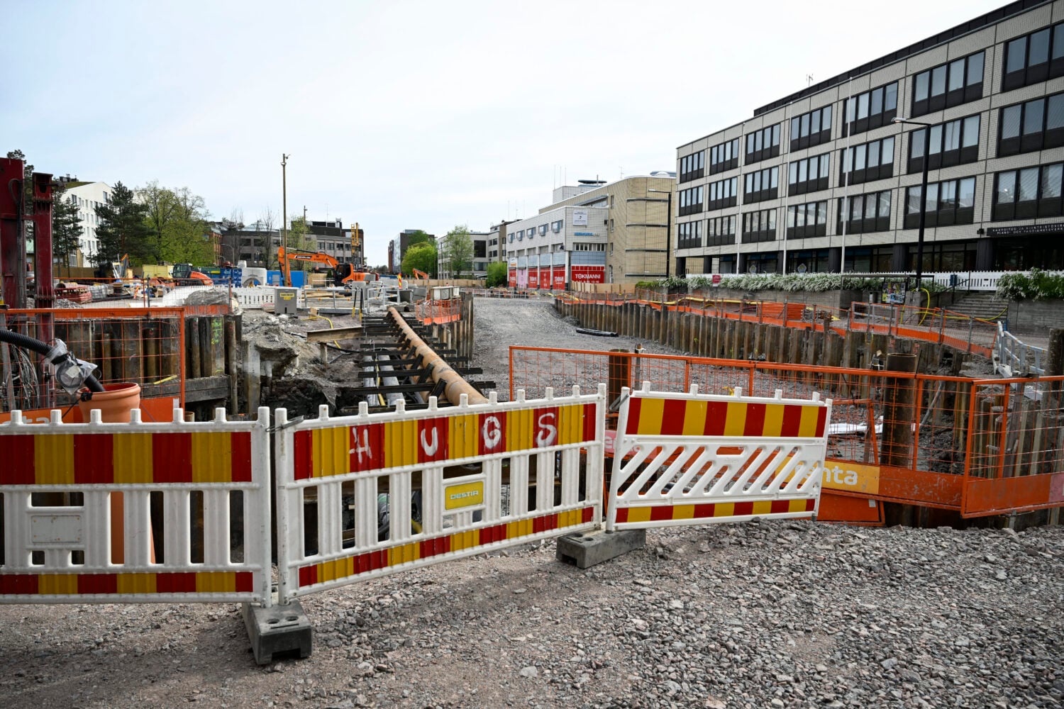 Pikaraitiotien työmaa Tikkurilassa Vantaalla 15. toukokuuta.