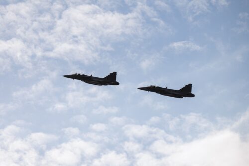 Saab Gripen -hävittäjiä Ruotsissa kuvattuna toukokuussa 2026. AFP / LEHTIKUVA / JONATHAN NACKSTRAND