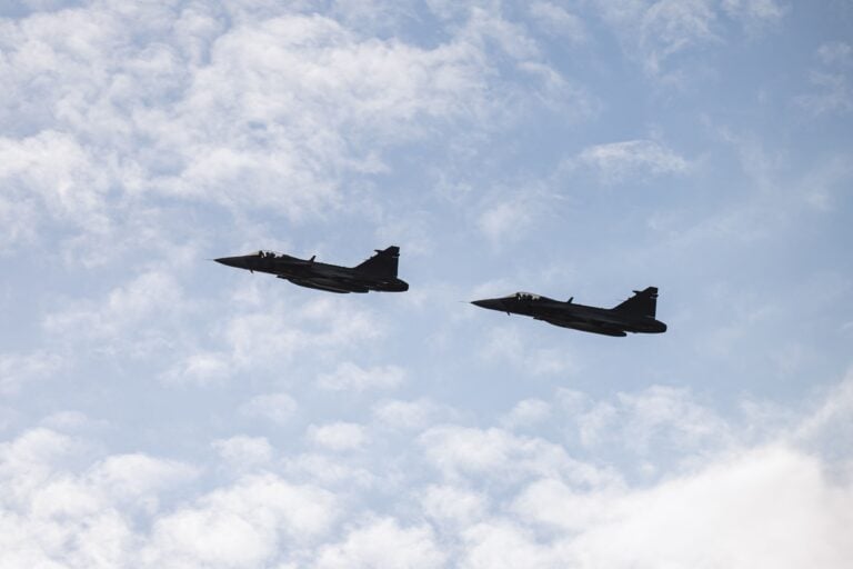 Saab Gripen -hävittäjiä Ruotsissa kuvattuna toukokuussa 2026. AFP / LEHTIKUVA / JONATHAN NACKSTRAND