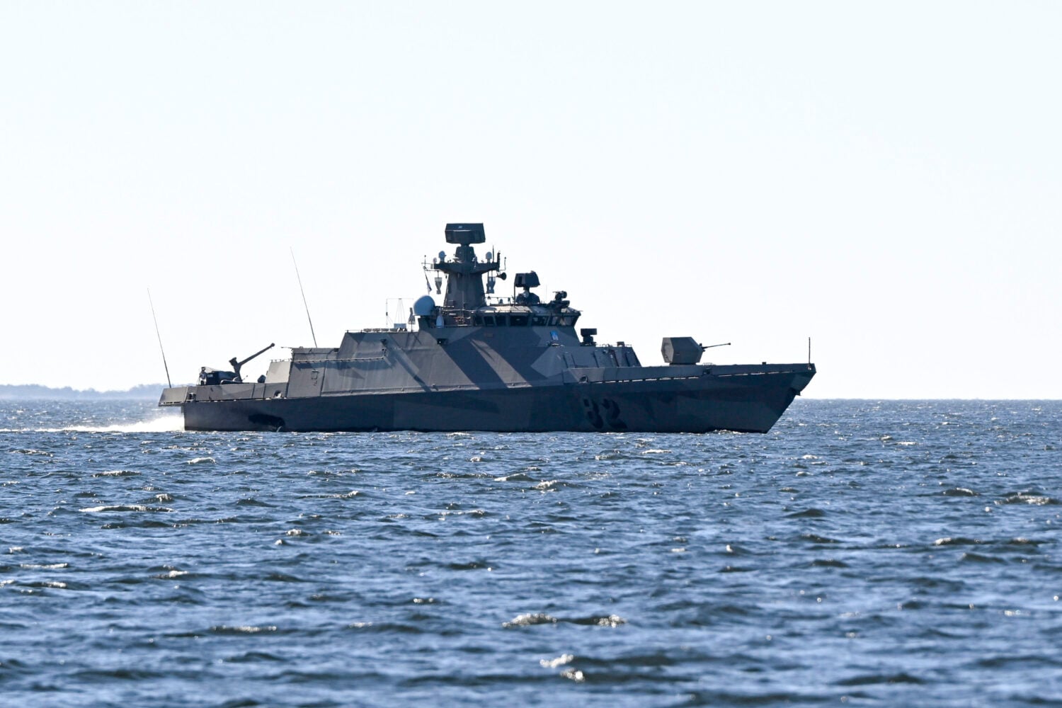 Suomen merivoimien Hamina-luokan ohjusvene Hanko Narrow Waters -harjoituksessa Kotkan edustalla Kirkonmaalla 26. toukokuuta 2026. LEHTIKUVA / ANTTI AIMO-KOIVISTO
